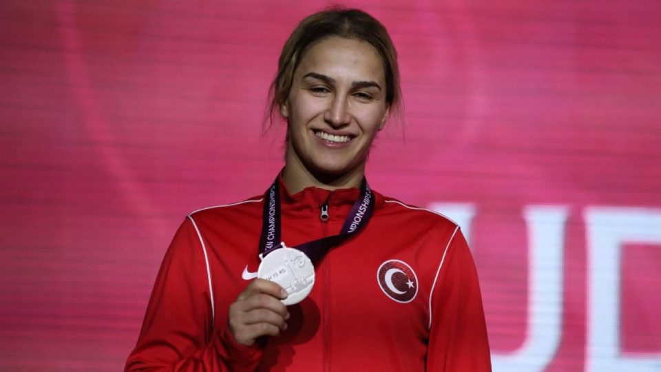 Buse Tosun Çavuşoğlu’ndan gümüş madalya